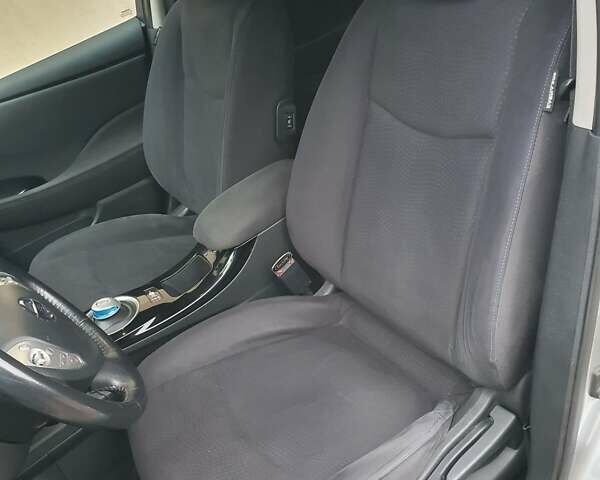 Серый Ниссан Лиф, объемом двигателя 0 л и пробегом 126 тыс. км за 7500 $, фото 62 на Automoto.ua