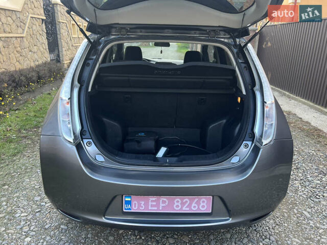 Ниссан Лиф 2014 в Черновцах на Automoto.ua Серый Ниссан Лиф, объемом двигателя 0 л и пробегом 83 тыс. км за 5900 $, фото 17 на Automoto.ua