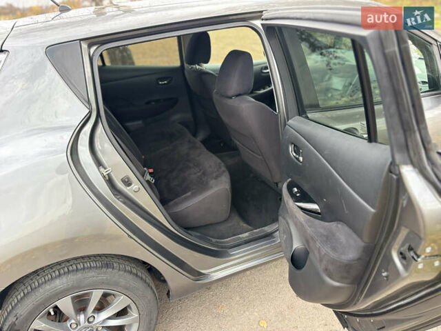 Сірий Ніссан Ліф, об'ємом двигуна 0 л та пробігом 138 тис. км за 5950 $, фото 21 на Automoto.ua