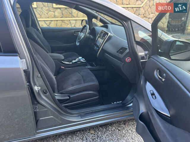 Ниссан Лиф 2014 в Черновцах на Automoto.ua Серый Ниссан Лиф, объемом двигателя 0 л и пробегом 83 тыс. км за 5900 $, фото 8 на Automoto.ua