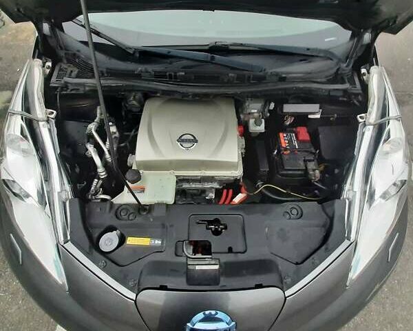 Серый Ниссан Лиф, объемом двигателя 0 л и пробегом 129 тыс. км за 7100 $, фото 23 на Automoto.ua