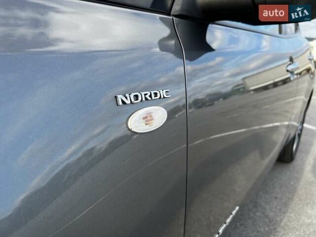 Серый Ниссан Лиф, объемом двигателя 0 л и пробегом 124 тыс. км за 7777 $, фото 2 на Automoto.ua