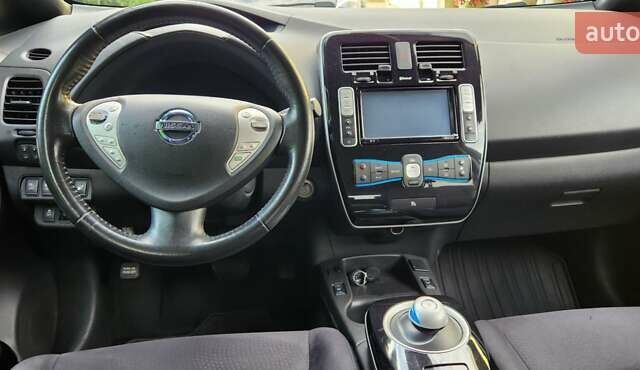 Серый Ниссан Лиф, объемом двигателя 0 л и пробегом 120 тыс. км за 6550 $, фото 24 на Automoto.ua