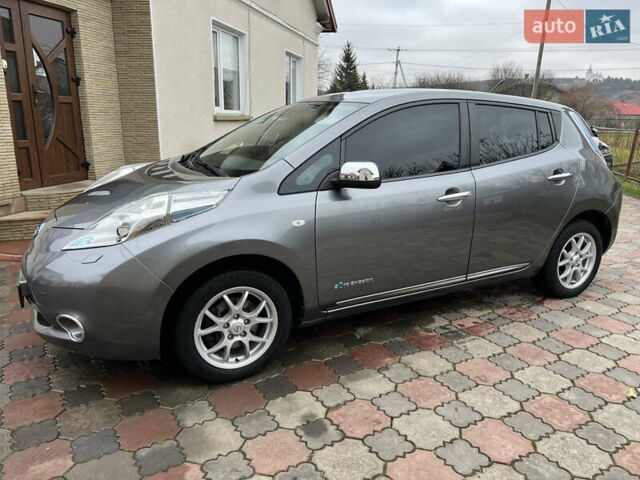 Серый Ниссан Лиф, объемом двигателя 0 л и пробегом 139 тыс. км за 7200 $, фото 2 на Automoto.ua