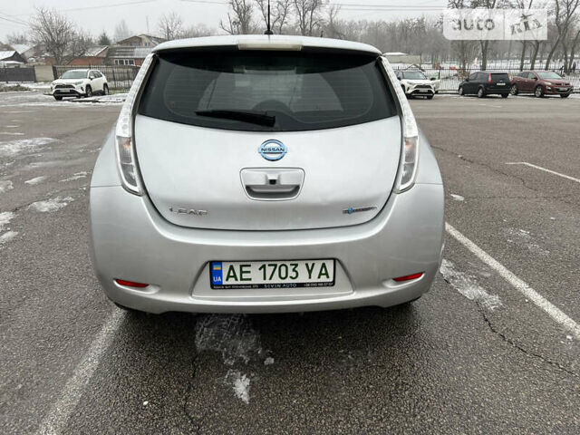 Сірий Ніссан Ліф, об'ємом двигуна 0 л та пробігом 135 тис. км за 6200 $, фото 5 на Automoto.ua