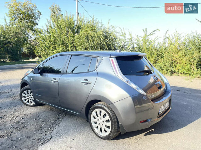 Серый Ниссан Лиф, объемом двигателя 0 л и пробегом 180 тыс. км за 6500 $, фото 3 на Automoto.ua