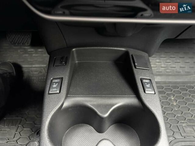 Серый Ниссан Лиф, объемом двигателя 0 л и пробегом 159 тыс. км за 6700 $, фото 35 на Automoto.ua