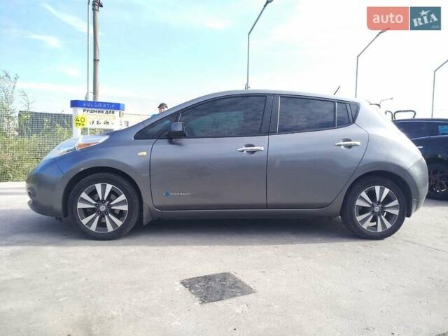 Серый Ниссан Лиф, объемом двигателя 0 л и пробегом 160 тыс. км за 6000 $, фото 15 на Automoto.ua