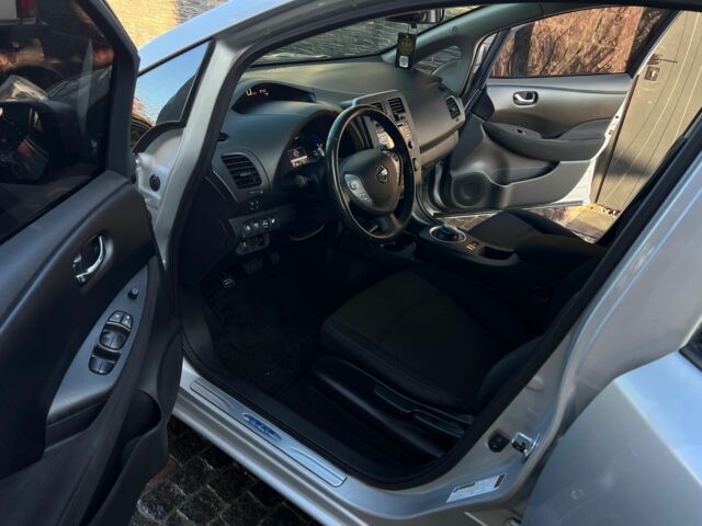 Сірий Ніссан Ліф, об'ємом двигуна 0 л та пробігом 122 тис. км за 8000 $, фото 10 на Automoto.ua