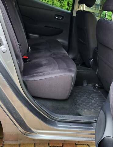 Серый Ниссан Лиф, объемом двигателя 0 л и пробегом 120 тыс. км за 6550 $, фото 32 на Automoto.ua