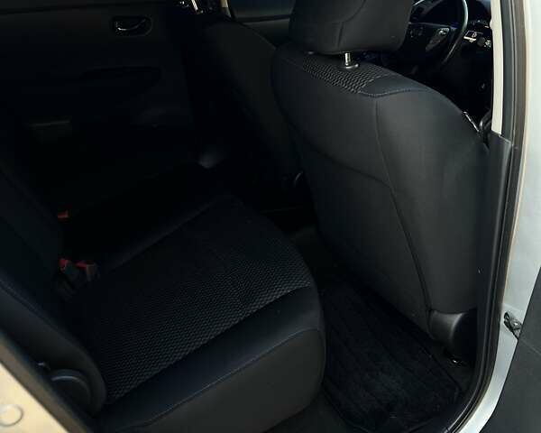 Сірий Ніссан Ліф, об'ємом двигуна 0 л та пробігом 122 тис. км за 8000 $, фото 7 на Automoto.ua