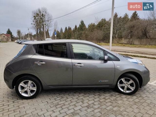 Серый Ниссан Лиф, объемом двигателя 0 л и пробегом 100 тыс. км за 5999 $, фото 31 на Automoto.ua