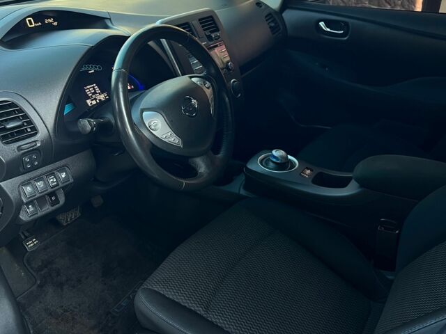 Сірий Ніссан Ліф, об'ємом двигуна 0 л та пробігом 122 тис. км за 8000 $, фото 14 на Automoto.ua