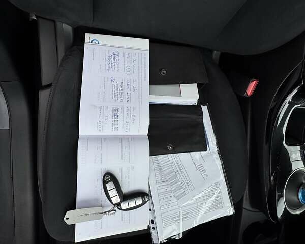 Серый Ниссан Лиф, объемом двигателя 0 л и пробегом 159 тыс. км за 6700 $, фото 26 на Automoto.ua