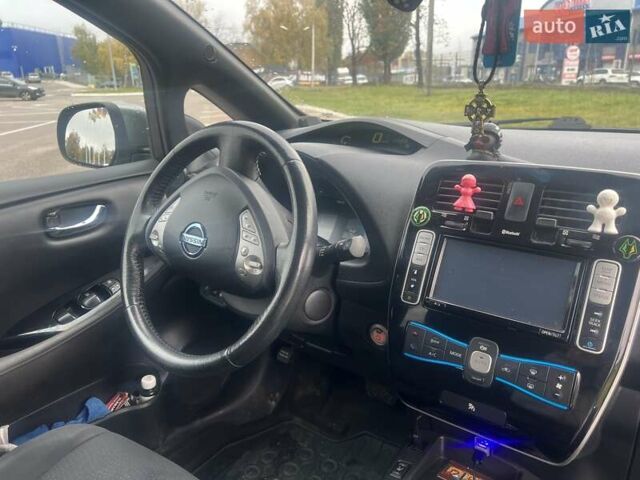 Сірий Ніссан Ліф, об'ємом двигуна 0 л та пробігом 169 тис. км за 6800 $, фото 18 на Automoto.ua