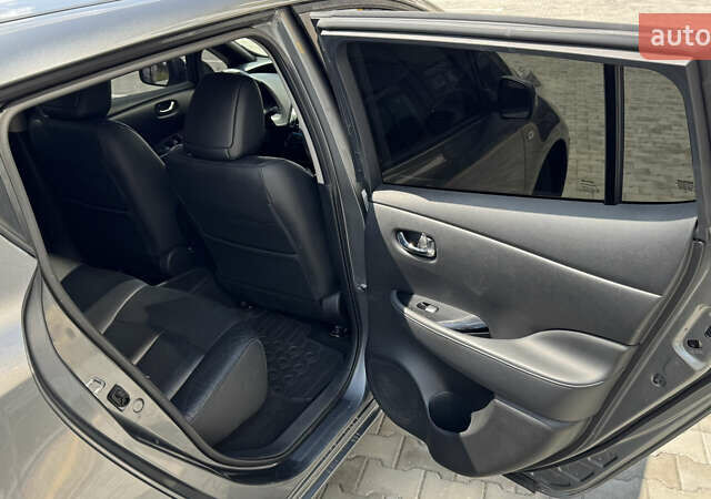 Серый Ниссан Лиф, объемом двигателя 0 л и пробегом 137 тыс. км за 6900 $, фото 16 на Automoto.ua