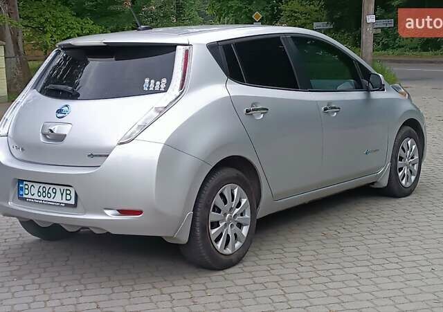 Сірий Ніссан Ліф, об'ємом двигуна 0 л та пробігом 118 тис. км за 6400 $, фото 7 на Automoto.ua