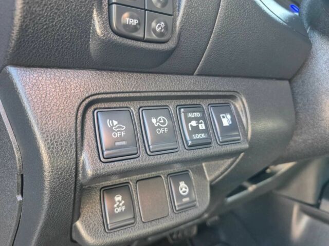 Серый Ниссан Лиф, объемом двигателя 0 л и пробегом 150 тыс. км за 2015 $, фото 13 на Automoto.ua