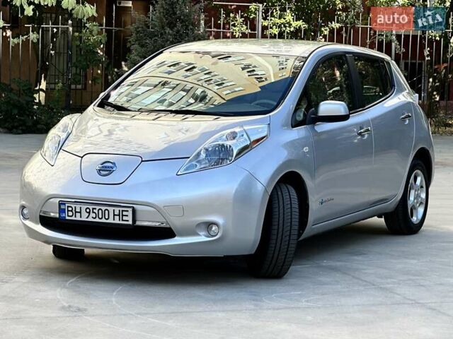 Серый Ниссан Лиф, объемом двигателя 0 л и пробегом 146 тыс. км за 6800 $, фото 8 на Automoto.ua