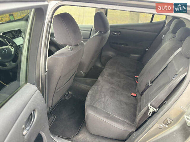 Сірий Ніссан Ліф, об'ємом двигуна 0 л та пробігом 138 тис. км за 5950 $, фото 19 на Automoto.ua