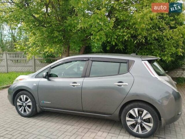 Серый Ниссан Лиф, объемом двигателя 0 л и пробегом 82 тыс. км за 7600 $, фото 8 на Automoto.ua