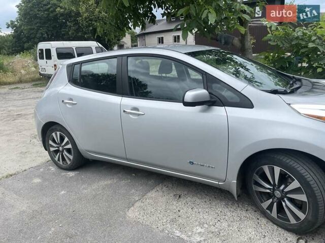 Сірий Ніссан Ліф, об'ємом двигуна 0 л та пробігом 148 тис. км за 6400 $, фото 4 на Automoto.ua