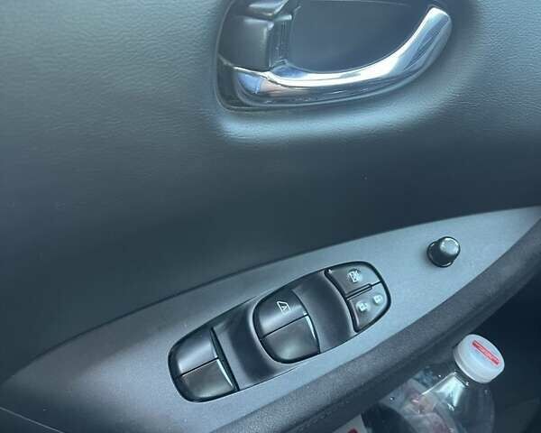 Сірий Ніссан Ліф, об'ємом двигуна 0 л та пробігом 107 тис. км за 7200 $, фото 1 на Automoto.ua