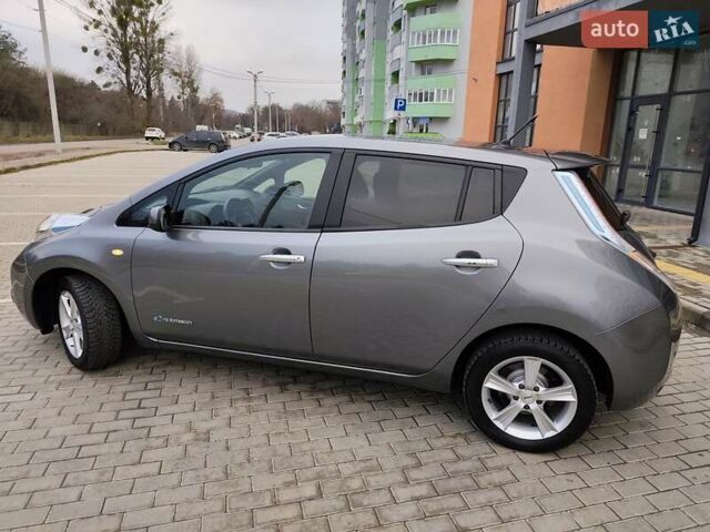 Серый Ниссан Лиф, объемом двигателя 0 л и пробегом 100 тыс. км за 5999 $, фото 14 на Automoto.ua