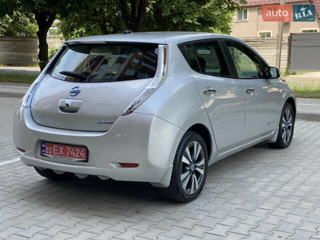 Серый Ниссан Лиф, объемом двигателя 0 л и пробегом 147 тыс. км за 4400 $, фото 5 на Automoto.ua