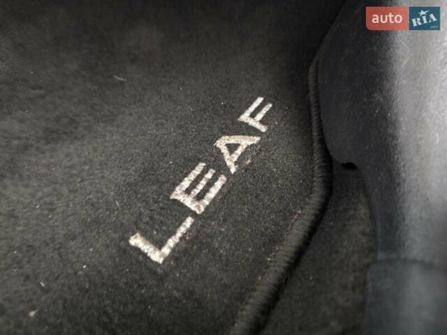 Серый Ниссан Лиф, объемом двигателя 0 л и пробегом 100 тыс. км за 5999 $, фото 38 на Automoto.ua