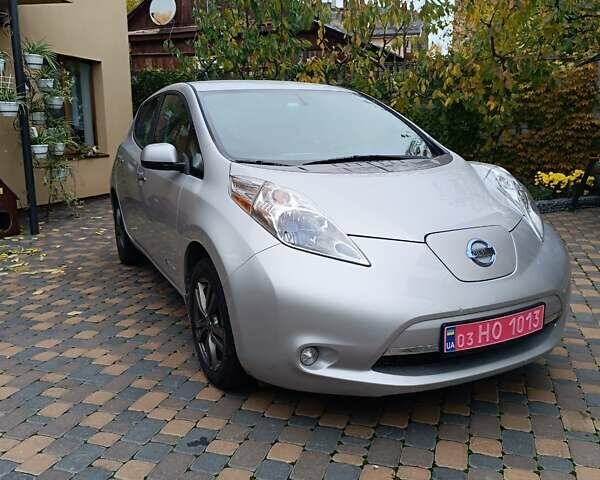 Ниссан Лиф 2014 в Ровно на Automoto.ua Серый Ниссан Лиф, объемом двигателя 0 л и пробегом 118 тыс. км за 5700 $, фото 24 на Automoto.ua