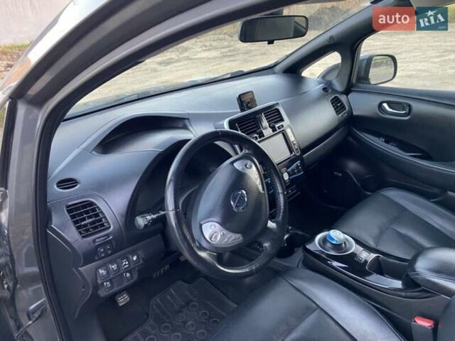 Серый Ниссан Лиф, объемом двигателя 0 л и пробегом 108 тыс. км за 6520 $, фото 7 на Automoto.ua