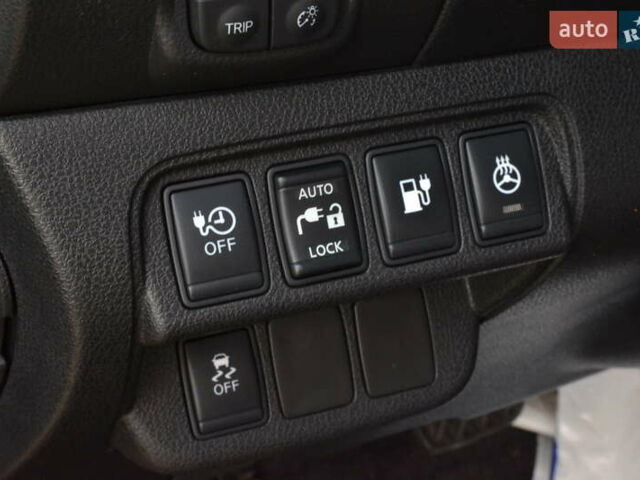 Серый Ниссан Лиф, объемом двигателя 0 л и пробегом 139 тыс. км за 5400 $, фото 31 на Automoto.ua