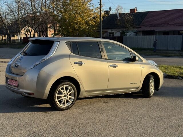 Сірий Ніссан Ліф, об'ємом двигуна 0 л та пробігом 113 тис. км за 6500 $, фото 3 на Automoto.ua