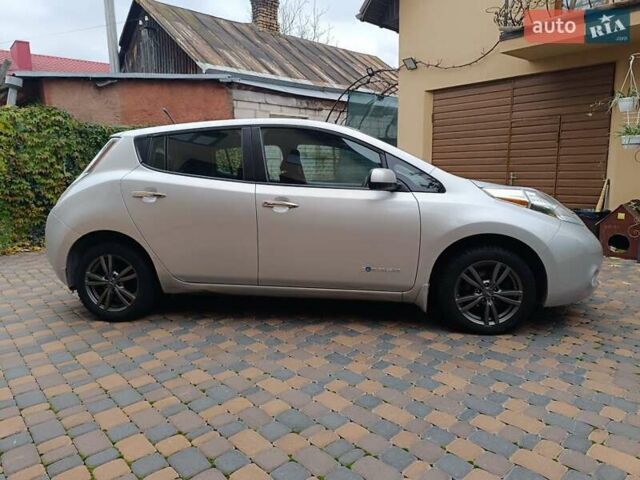 Ниссан Лиф 2014 в Ровно на Automoto.ua Серый Ниссан Лиф, объемом двигателя 0 л и пробегом 118 тыс. км за 5700 $, фото 8 на Automoto.ua