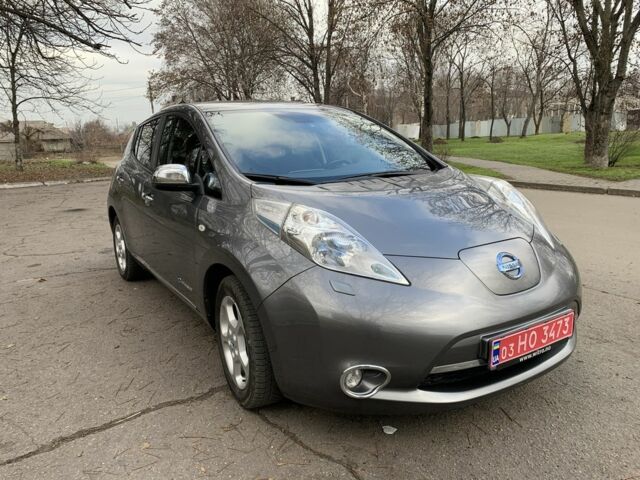 Серый Ниссан Лиф, объемом двигателя 0 л и пробегом 153 тыс. км за 7600 $, фото 11 на Automoto.ua
