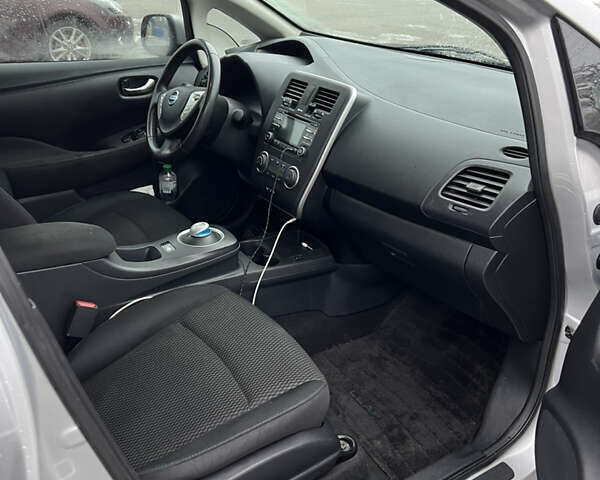 Сірий Ніссан Ліф, об'ємом двигуна 0 л та пробігом 135 тис. км за 6200 $, фото 13 на Automoto.ua