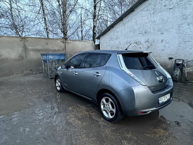 Сірий Ніссан Ліф, об'ємом двигуна 0 л та пробігом 180 тис. км за 6500 $, фото 2 на Automoto.ua