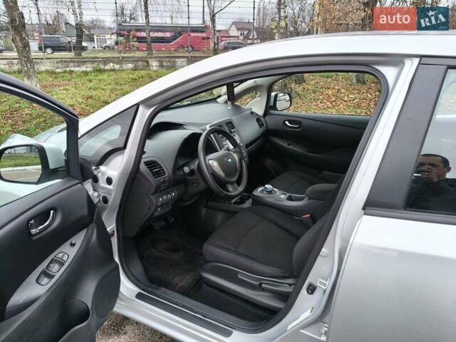 Серый Ниссан Лиф, объемом двигателя 0 л и пробегом 46 тыс. км за 7500 $, фото 15 на Automoto.ua