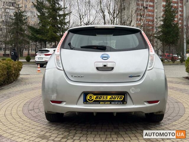 Серый Ниссан Лиф, объемом двигателя 24 л и пробегом 80 тыс. км за 9400 $, фото 5 на Automoto.ua