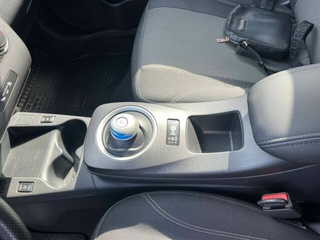 Сірий Ніссан Ліф, об'ємом двигуна 0 л та пробігом 140 тис. км за 7000 $, фото 11 на Automoto.ua