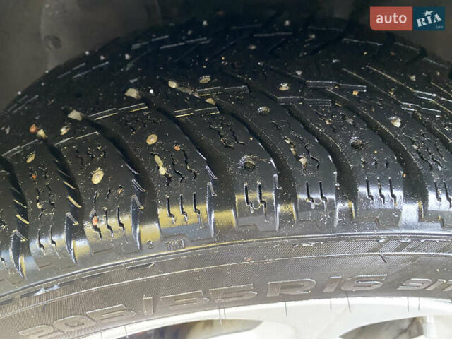 Серый Ниссан Лиф, объемом двигателя 0 л и пробегом 129 тыс. км за 6699 $, фото 11 на Automoto.ua