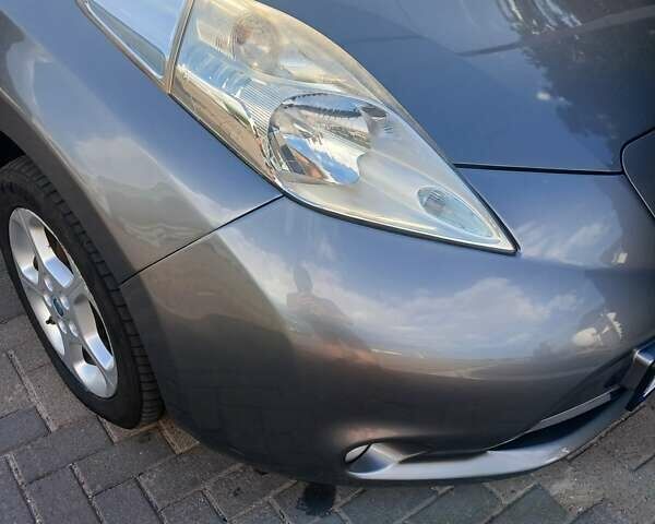 Сірий Ніссан Ліф, об'ємом двигуна 0 л та пробігом 142 тис. км за 7200 $, фото 55 на Automoto.ua