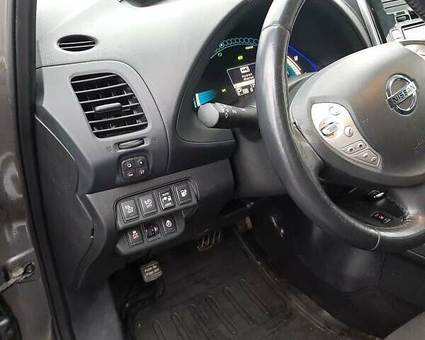 Серый Ниссан Лиф, объемом двигателя 0 л и пробегом 129 тыс. км за 7100 $, фото 50 на Automoto.ua