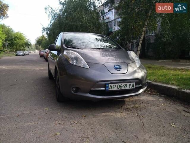 Серый Ниссан Лиф, объемом двигателя 0 л и пробегом 160 тыс. км за 6000 $, фото 9 на Automoto.ua