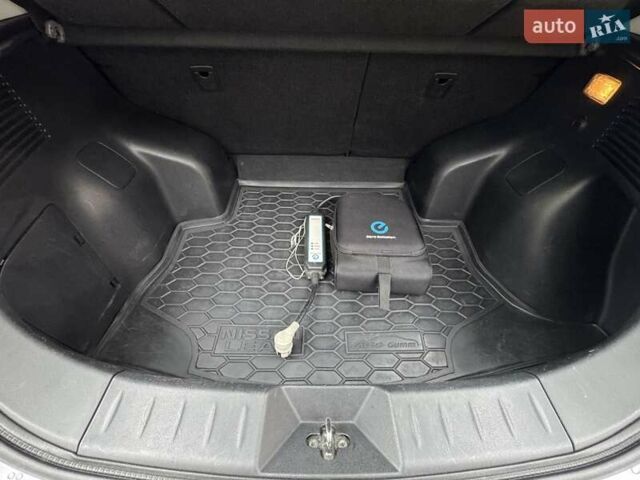 Серый Ниссан Лиф, объемом двигателя 0 л и пробегом 159 тыс. км за 6700 $, фото 28 на Automoto.ua