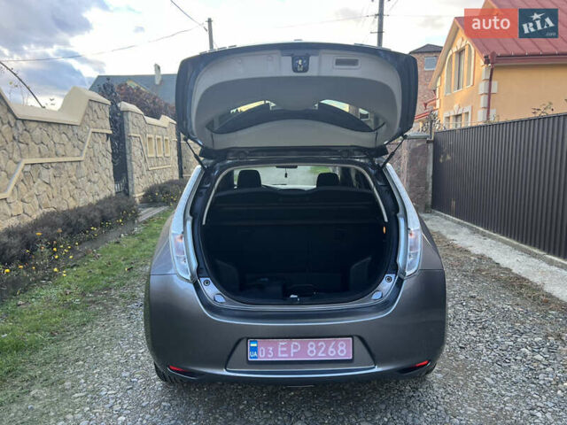 Ниссан Лиф 2014 в Черновцах на Automoto.ua Серый Ниссан Лиф, объемом двигателя 0 л и пробегом 83 тыс. км за 5900 $, фото 18 на Automoto.ua