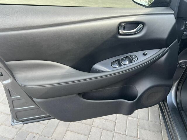 Сірий Ніссан Ліф, об'ємом двигуна 0 л та пробігом 140 тис. км за 7000 $, фото 12 на Automoto.ua