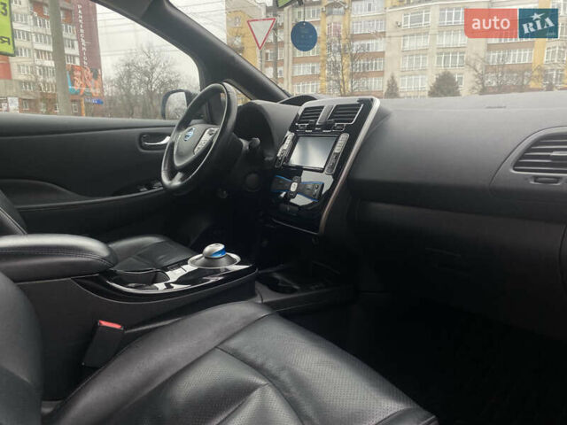 Серый Ниссан Лиф, объемом двигателя 0 л и пробегом 125 тыс. км за 6199 $, фото 6 на Automoto.ua