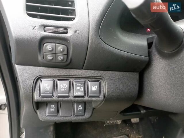 Серый Ниссан Лиф, объемом двигателя 0 л и пробегом 132 тыс. км за 5950 $, фото 21 на Automoto.ua